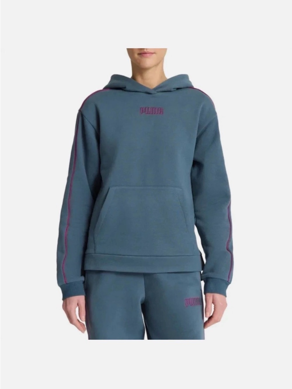PUMA Women's Long Sleeve Fleece Pullover Hoodie with Kangaroo Pocket in Medium
